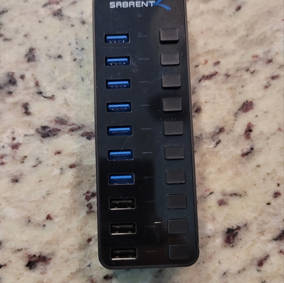 SABRENT 10 port USB hub - Picture 2 of 4